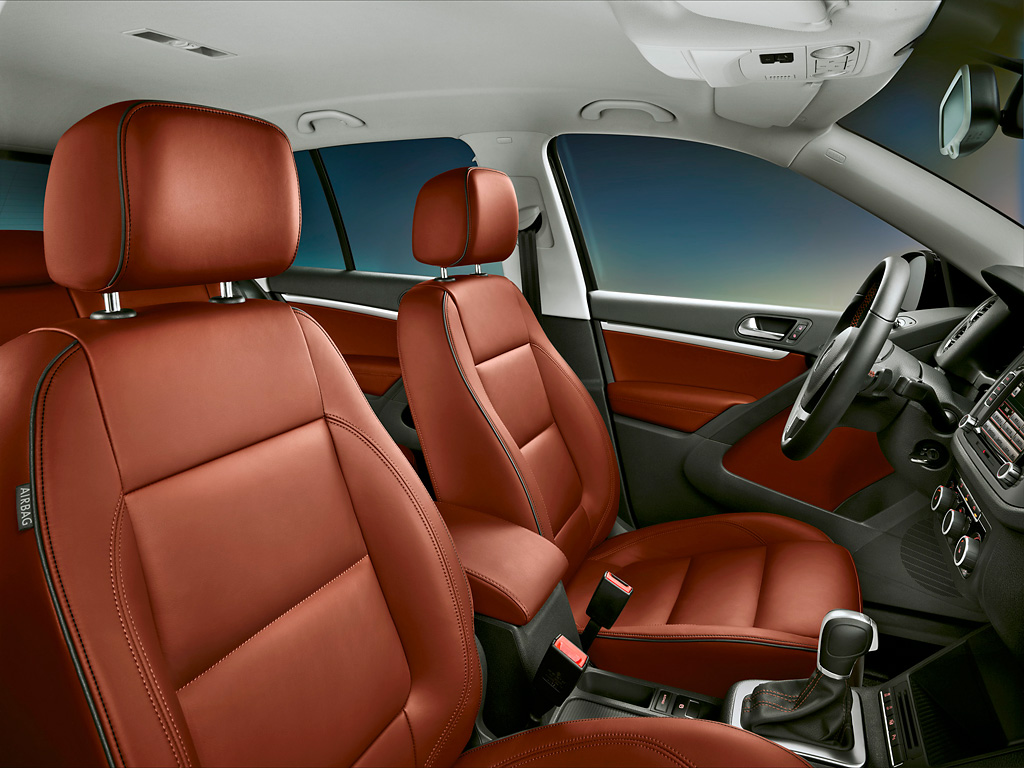 Der neue Volkswagen Tiguan mit Exclusive Ausstattung/Lederausstattung "Nappa" Cool Leather in Almandinrot