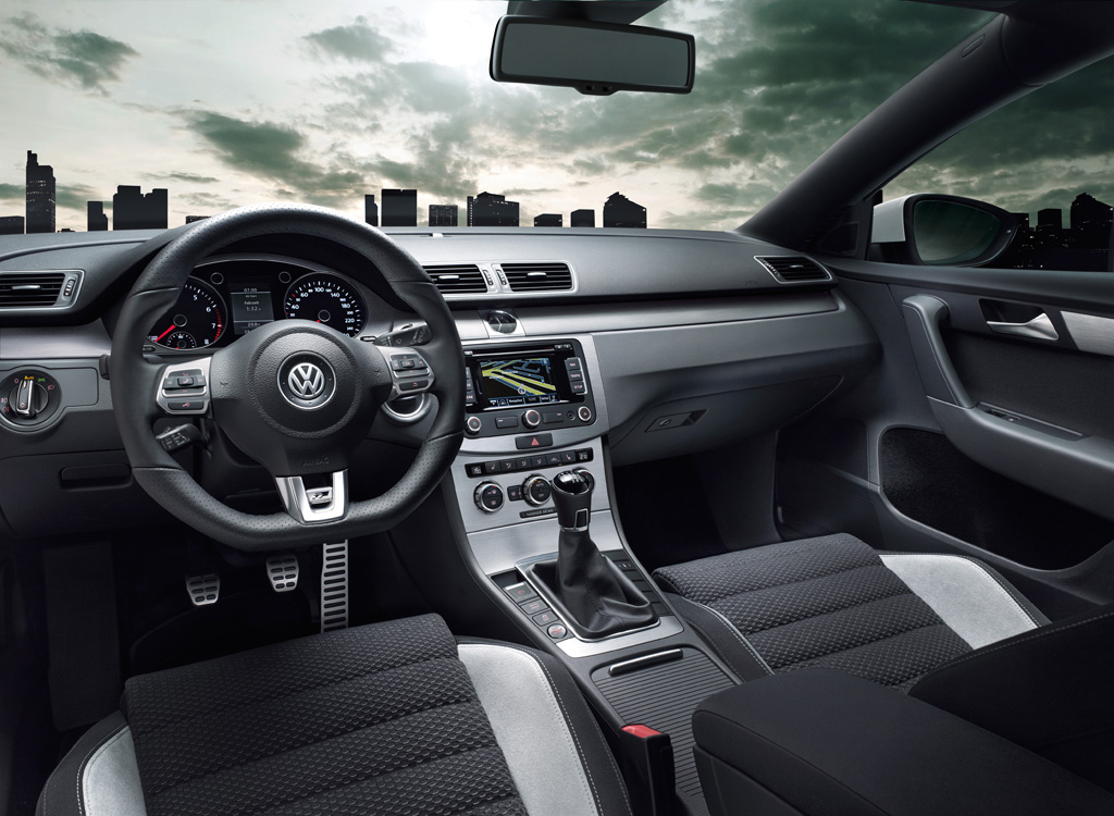 Volkswagen Passat Limousine mit R-Line-Designpaket