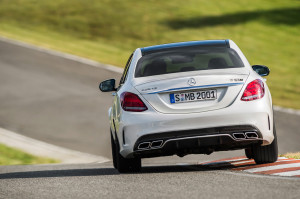 Knackige Linienführung: Daimler macht beim Mercedes-AMG C 63 S vieles richtig
