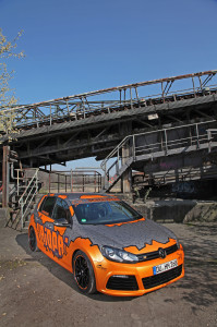 Orange-Anthrazit-Folierung beim VW Golf 6 R