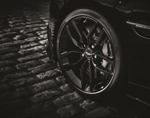 Auge zum Detail: Die Aston Martin Vanquish Carbon Edition weiß filigran zu überzeugen