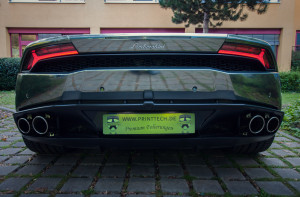 Die Chromfolierung des Lamborghini Huracán LP 610-4 düpiert ein wenig die schöne Formgebung 