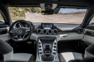 Edles Interieur: Der Mercedes-AMG GT wirkt drinnen aufgeräumt und komfortabel