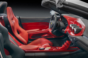 Typisch rot: Der Innenraum des limitierten Ferrari F60 America
