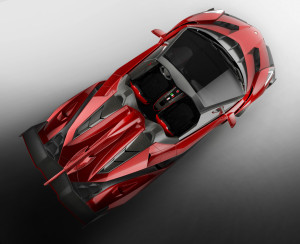 Von Verdeck keine Spur: Der Lamborghini Veneno Roadster bleibt stets offen