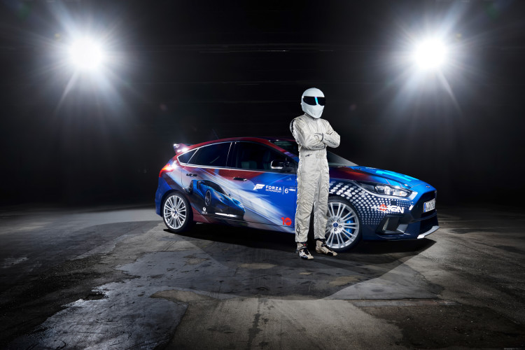 Auch "The Stig" freut sich schon auf die Markteinführung des neuen Ford Focus RS.