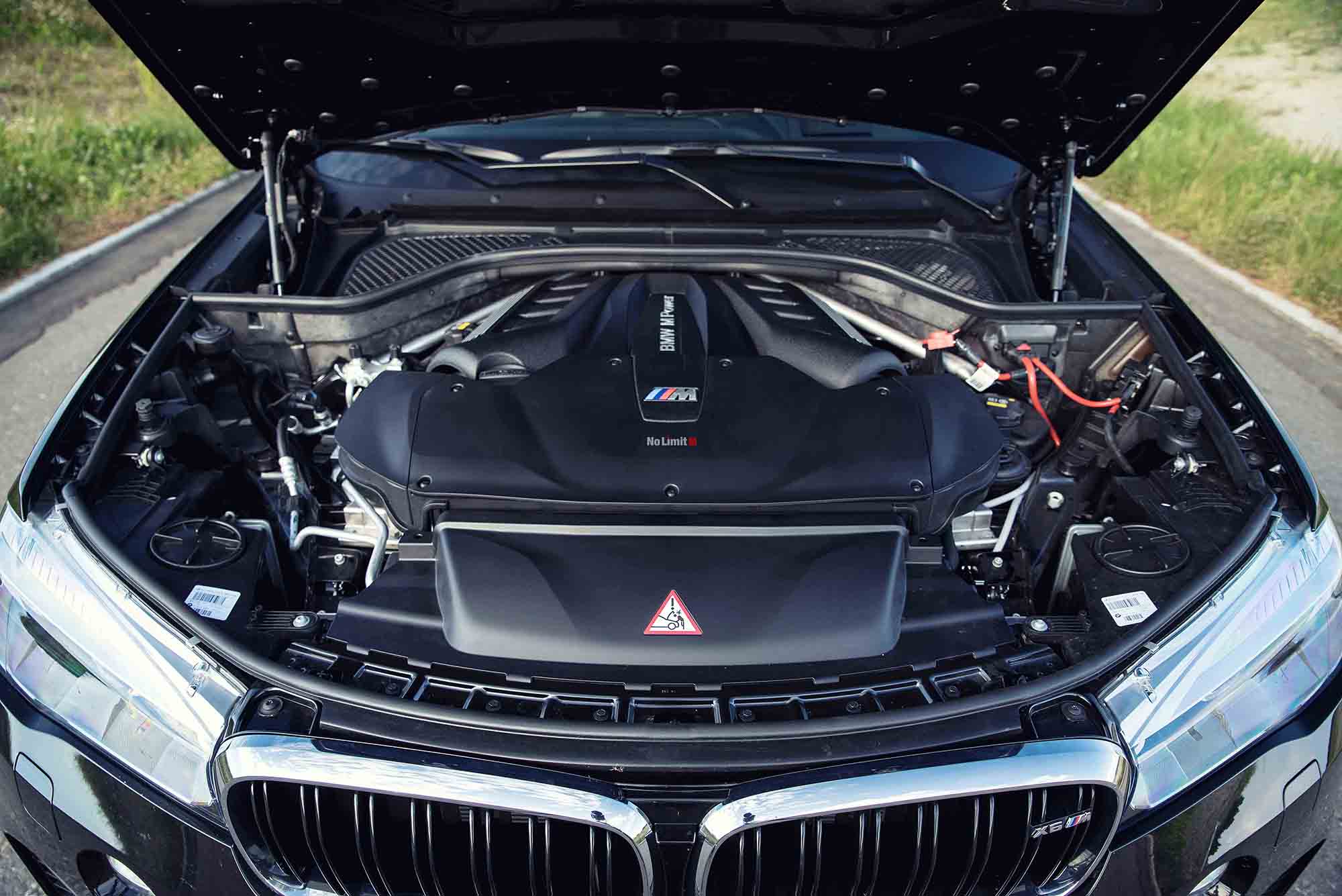 Mehr Dampf unter der Haube: Software-Tuning für den V8-Biturbo im BMW X6 M.