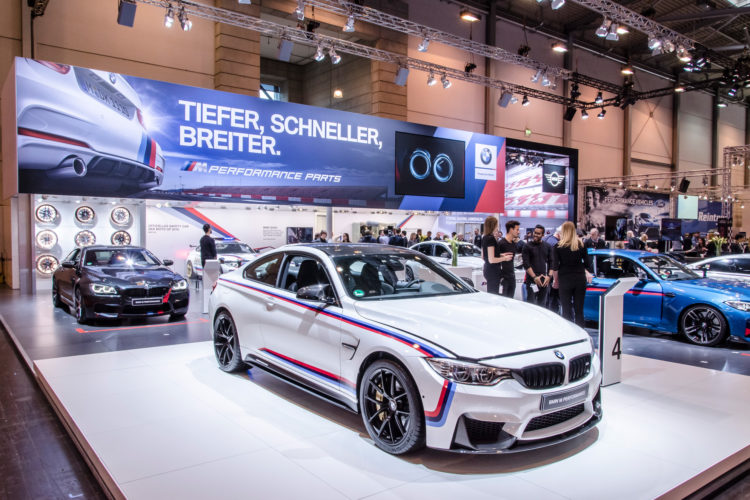 Nicht zu übersehen: Die neuen BMW M Performance-Pakete auf der Essen Motor Show 2016.